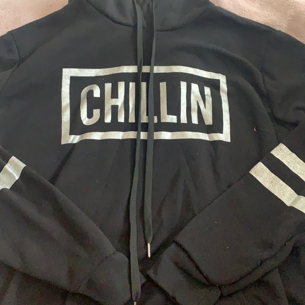 Black “chillin” sweater✨